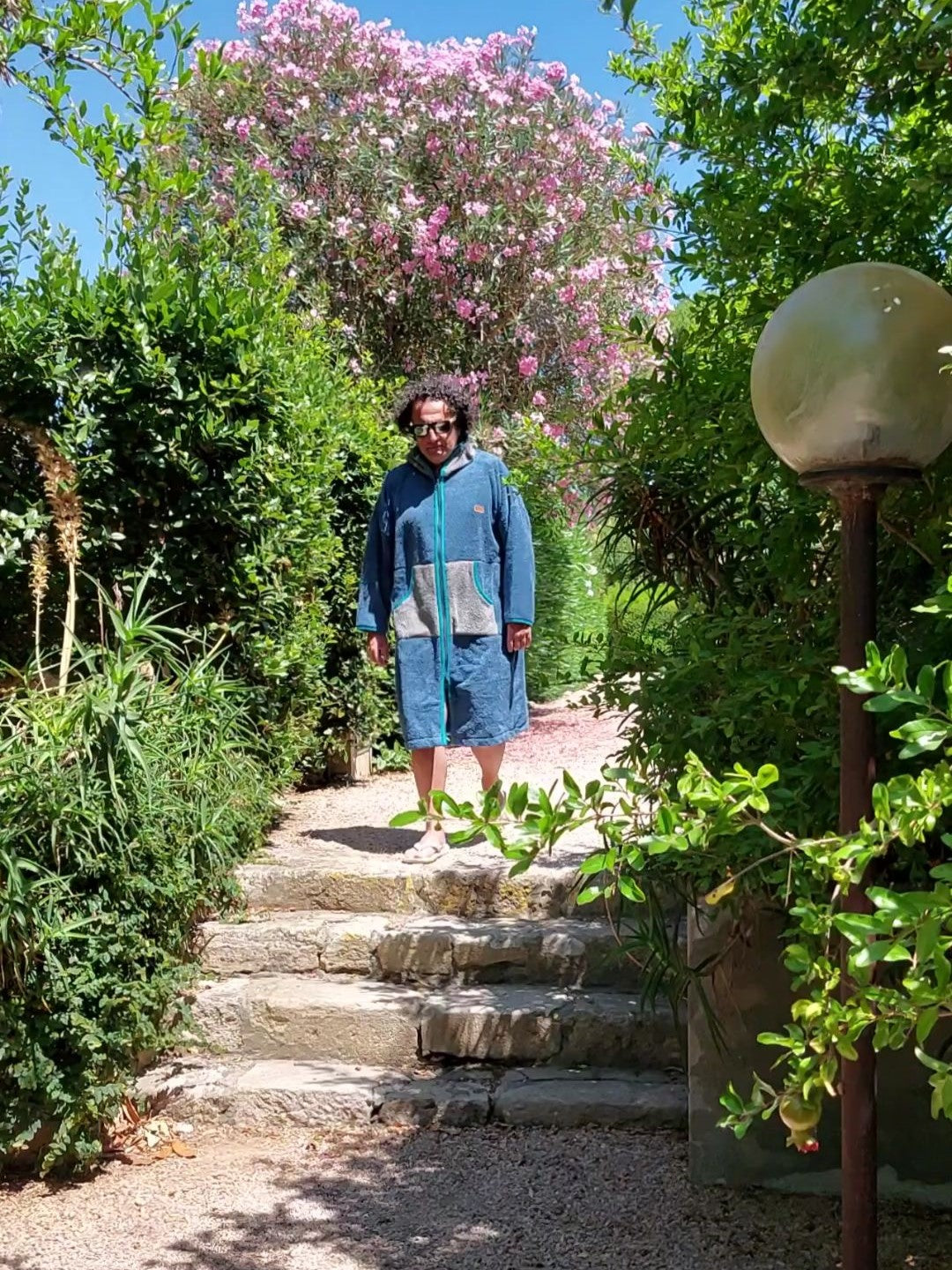 Strandbademantel mit Reißverschluss und Streifen
