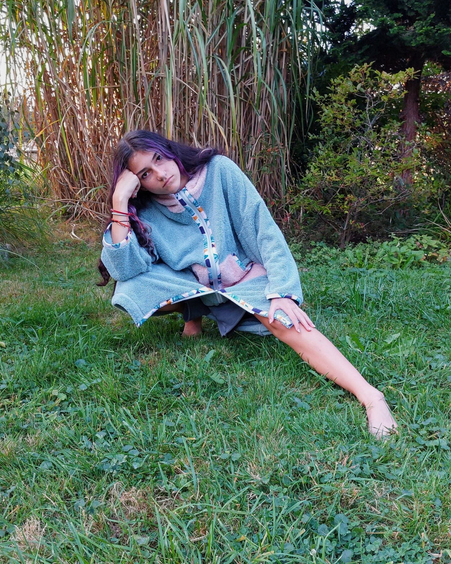 Strandbademantel mit Reißverschluss und Streifen