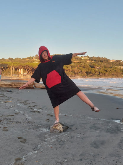 Einfacher roter Badeponcho für Kinder und Erwachsene