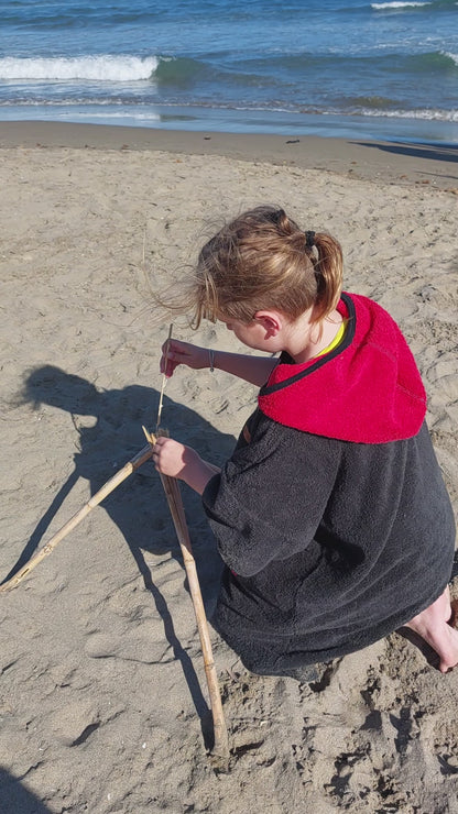 Einfacher roter Badeponcho für Kinder und Erwachsene